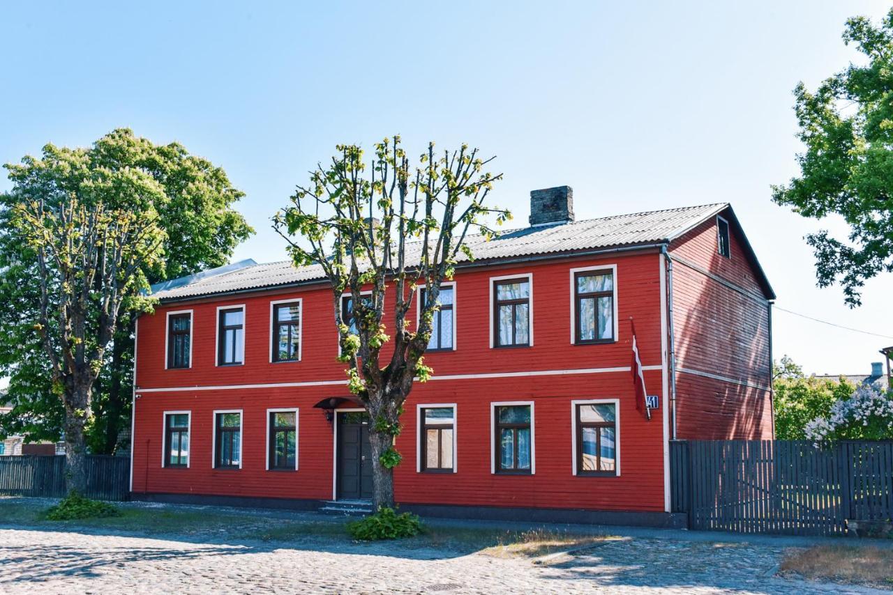 Aparthotel Dzintari Ventspils Exterior foto